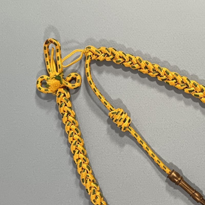 FOURRAGERE REGLEMENTAIRE DE LA MEDAILLE MILITAIRE FERRET DORE FABRICATION ANCIENNE 1914-18 OU  1939-45