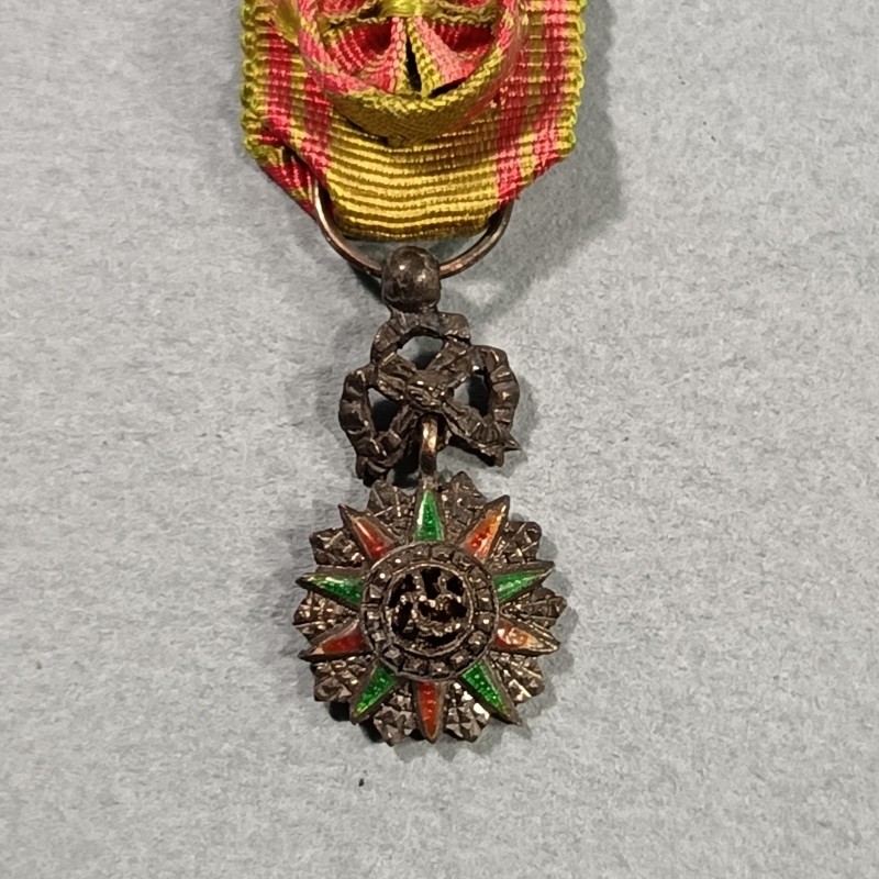 TUNISIE REDUCTION DE LA MEDAILLE D'OFFICIER DE L'ORDRE TUNISIEN DU NICHAN IFTIKHAR MUHAMMAD EL HADI 1902-1906