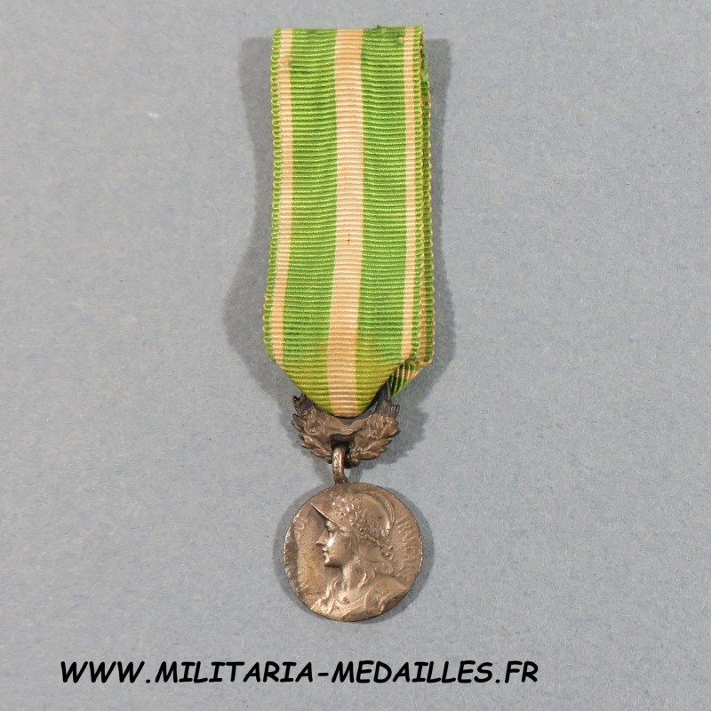 FRANCE REDUCTION DE LA MEDAILLE COMMEMORATIVE DES ACTION AU MAROC GUERRE DU RIF