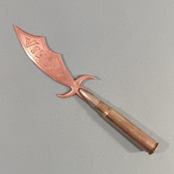 ARTISANAT DE TRANCHEE COUPE PAPIER SOUVENIR DE VERDUN AVEC UNE BALLE DE MAUSER DATEE 1910
