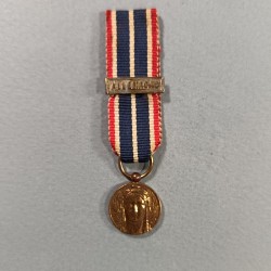 FRANCE REDUCTION DE LA MEDAILLE DE LA RHENANIE RUHR ET TYROL BARRETTE ALLEMAGNE