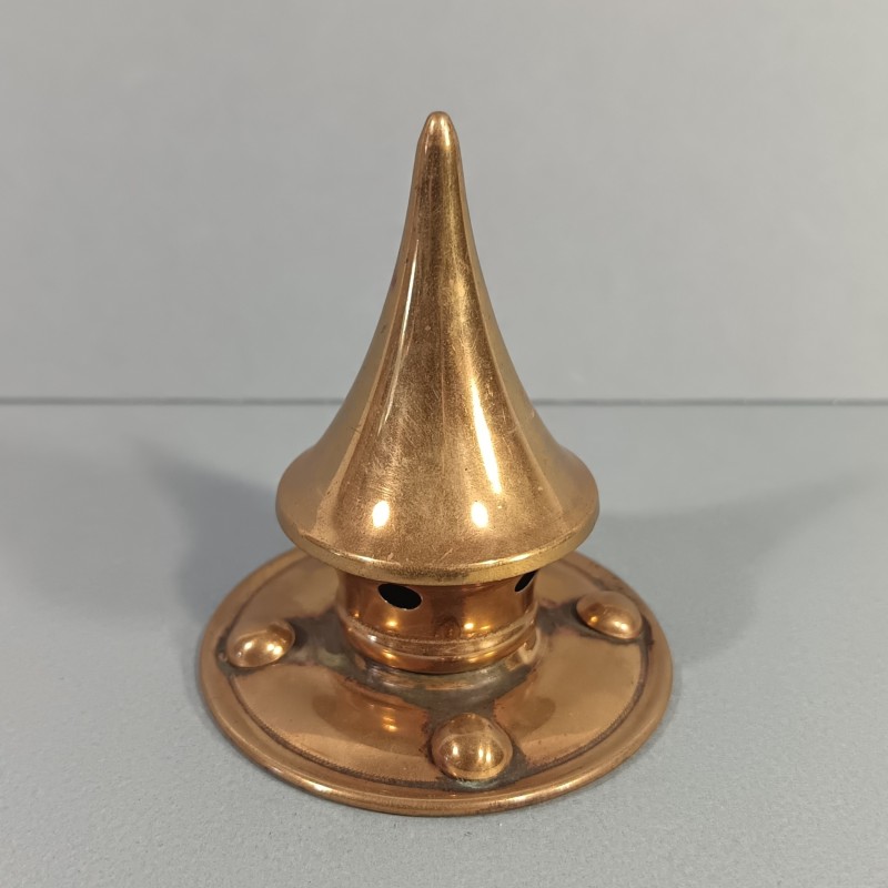 POINTE DE CASQUE A POINTE AVEC SES RIVETS DE FIXATION MODELE STANDARD 1895