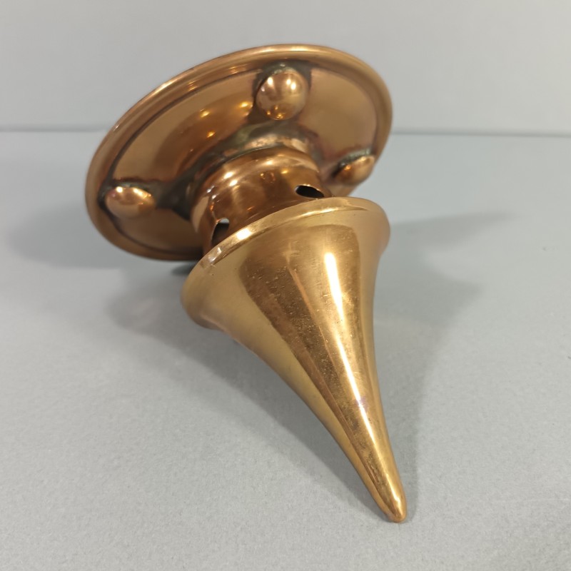 POINTE DE CASQUE A POINTE AVEC SES RIVETS DE FIXATION MODELE STANDARD 1895