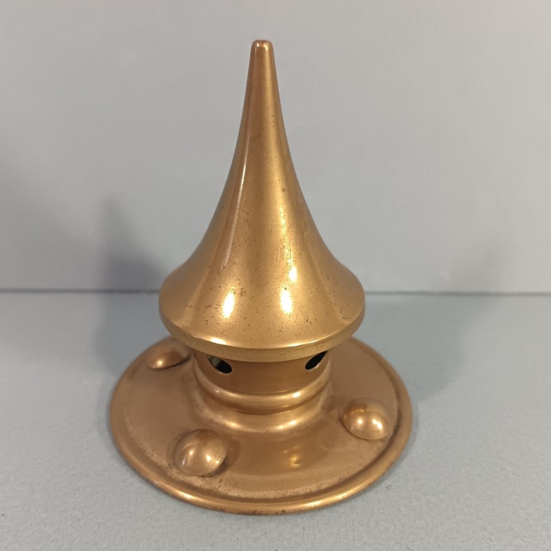 POINTE DE CASQUE A POINTE AVEC SES RIVETS DE FIXATION MODELE STANDARD 1895