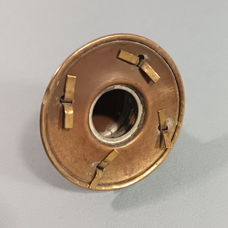 POINTE DE CASQUE A POINTE AVEC SES RIVETS DE FIXATION MODELE STANDARD 1895