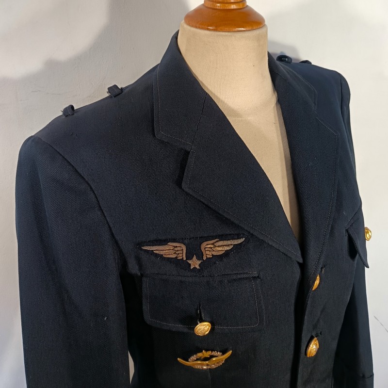ENSEMBLE DE 2 VESTES D'UNIFORME AVIATION DU PILOTE POUGET ARMEE DE L'AIRE 1940 - 1950