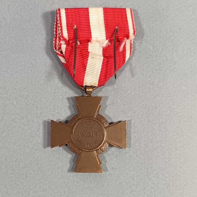 FRANCE MEDAILLE CROIX DE LA VALEUR MILITAIRE AVEC UNE CITATION FRENCH CROSS FOR MILITARY VALOR
