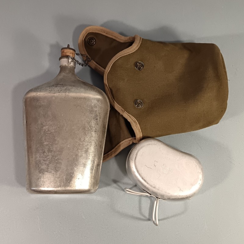 GOURDE ARMEE FRANCAISE INDOCHINE - ALGERIE MODELE 1947-51 COMPLETTE AVEC SON QUART