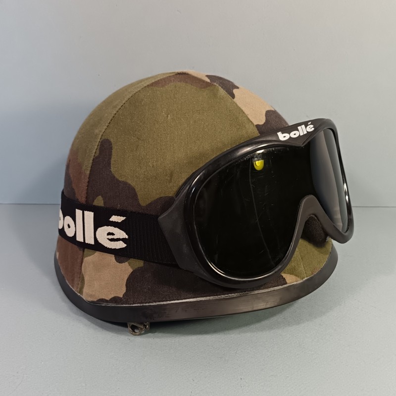 CASQUE F1 ARMEE FRANCAISE PEINTURE NOIRE ET COUVRE CASQUE CAMOUFLE LUNETTE BOLLE