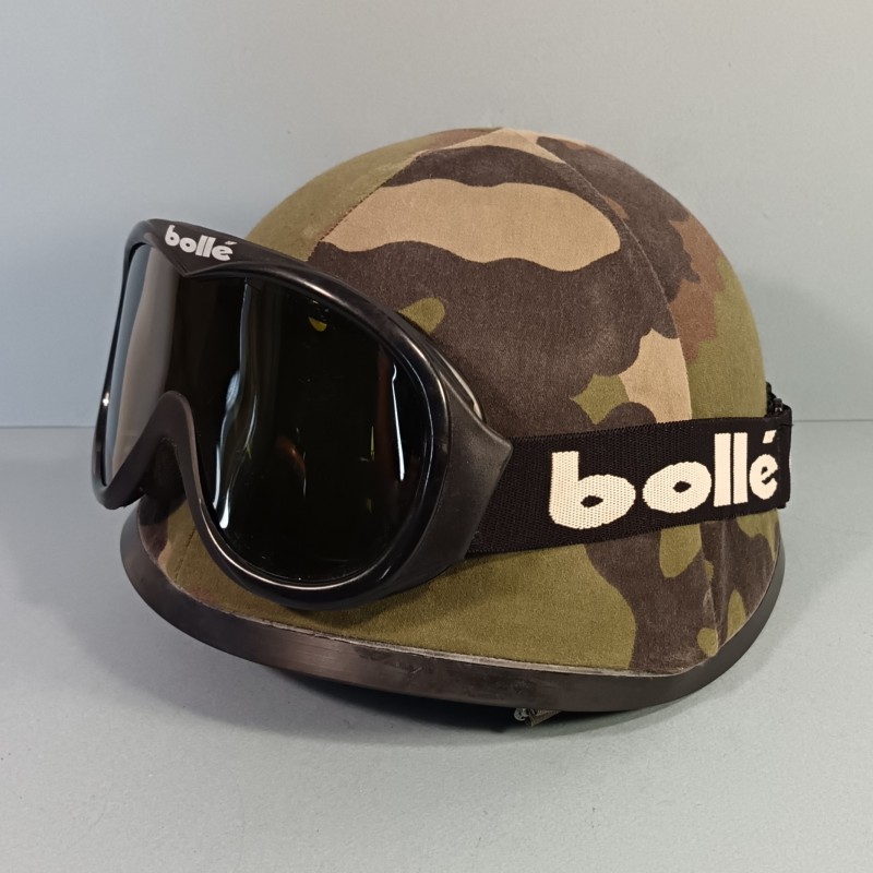 CASQUE F1 ARMEE FRANCAISE PEINTURE NOIRE ET COUVRE CASQUE CAMOUFLE LUNETTE BOLLE