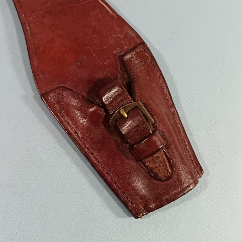 PORTE BAIONNETTE GOUSSET POUR BAIONNETTE BERTHIER MODELE 1892 SPAHIS ET GENDARMERIE