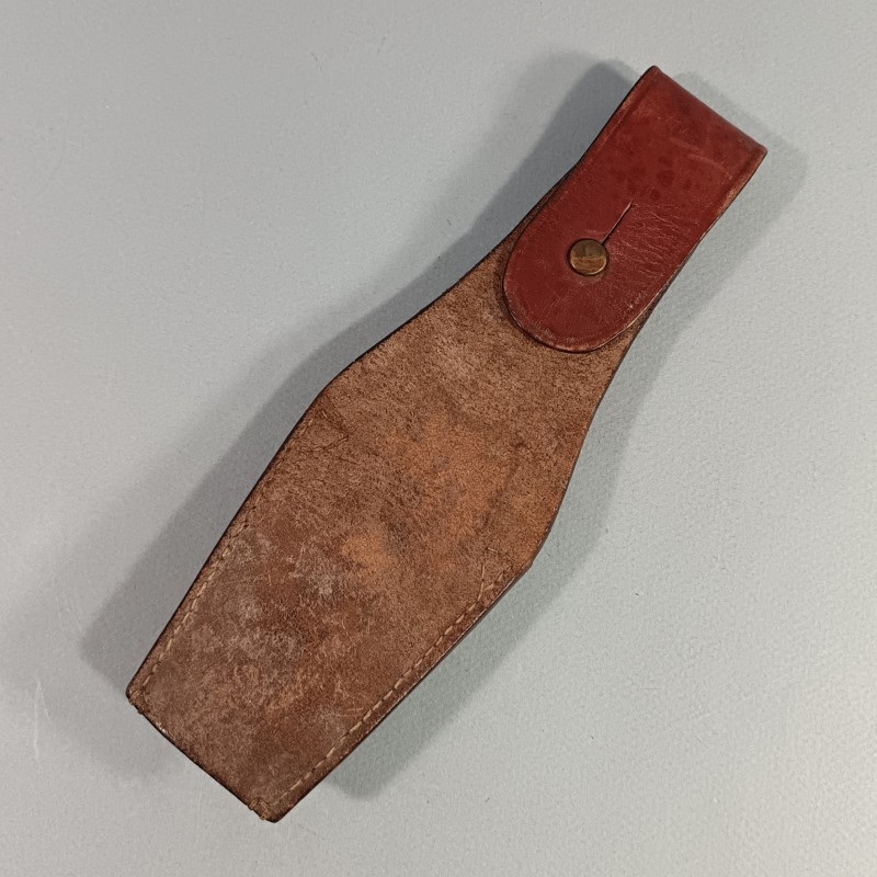 PORTE BAIONNETTE GOUSSET POUR BAIONNETTE BERTHIER MODELE 1892 SPAHIS ET GENDARMERIE