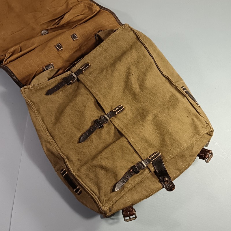SAC A DOS ALLEMAND HAVRESAC POILES DE VACHE MODELE 1934 DATE 1939 AVEC CROCHETS POUR FIXATION AU BRELAGE