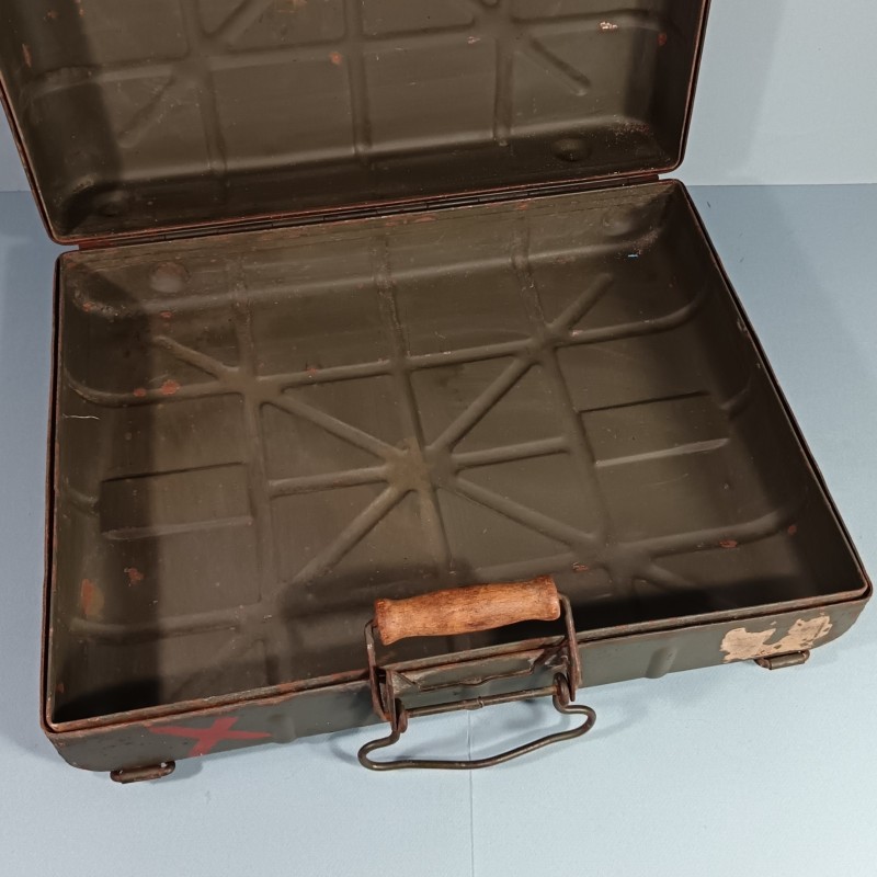 CAISSE ALLEMANDE DE TRANSPORT DE 15 GRENADES A MANCHES STIELHGRENADEN MODELE 1924 DATEE 1940
