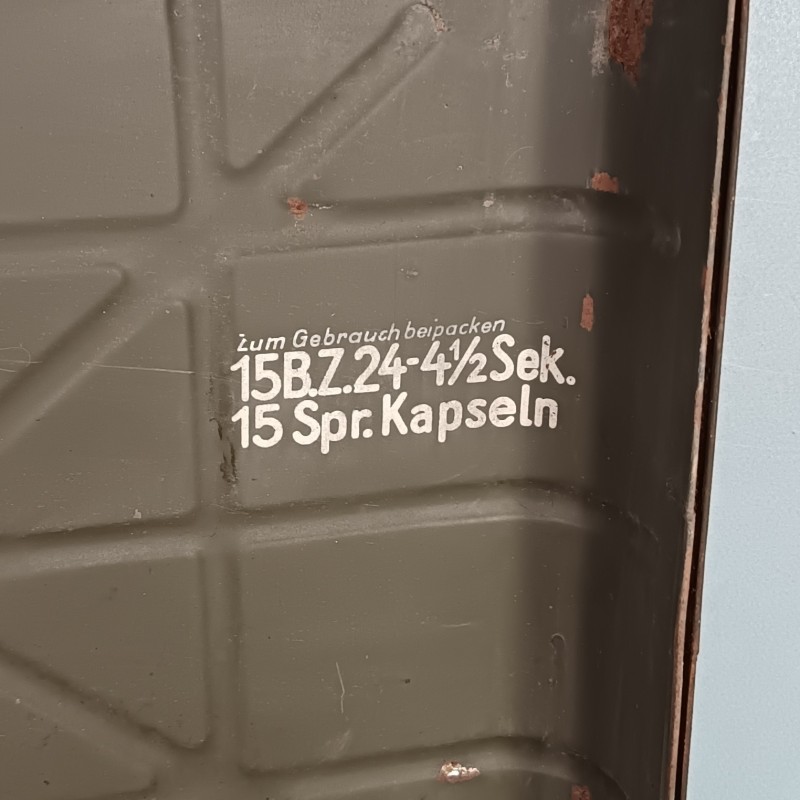 CAISSE ALLEMANDE DE TRANSPORT DE 15 GRENADES A MANCHES STIELHGRENADEN MODELE 1924 DATEE 1940