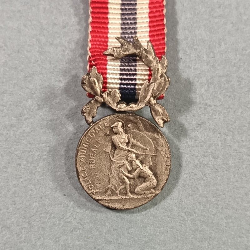 FRANCE REDUCTION DE LA MEDAILLE D'HONNEUR POUR ACTE DE COURAGE ET DEVOUEMENT MODELE 4 ET 5 ème REPUBLIQUE