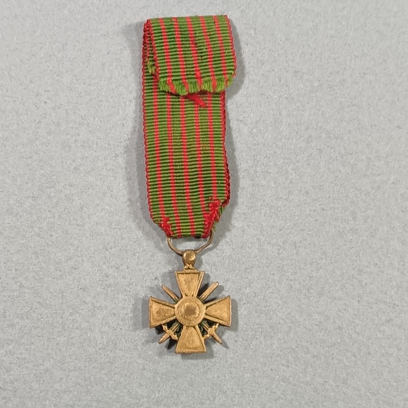 REDUCTION DE LA MEDAILLE CROIX DE GUERRE RUBAN 1914 1918 SANS DATE