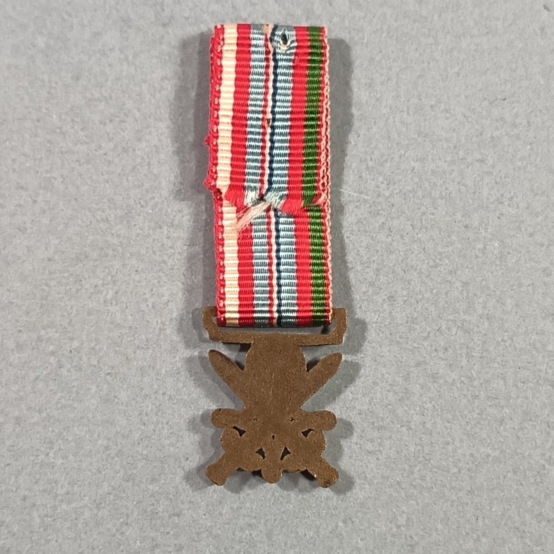 REDUCTION DE LA MEDAILLE DE LA RECONNAISSANCE DE LA NATION RUBAN 39-45 ET GUERRE D'ALGERIE
