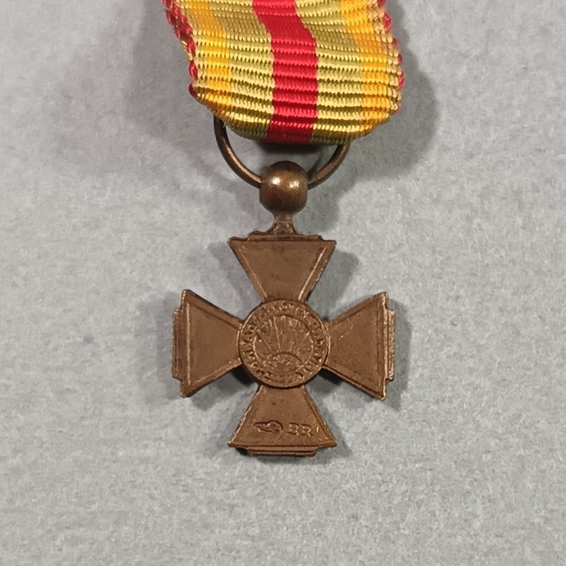 REDUCTION DE LA MEDAILLE CROIX DU COMBATTANT VOLONTAIRE RUBAN GUERRE 1914 1918