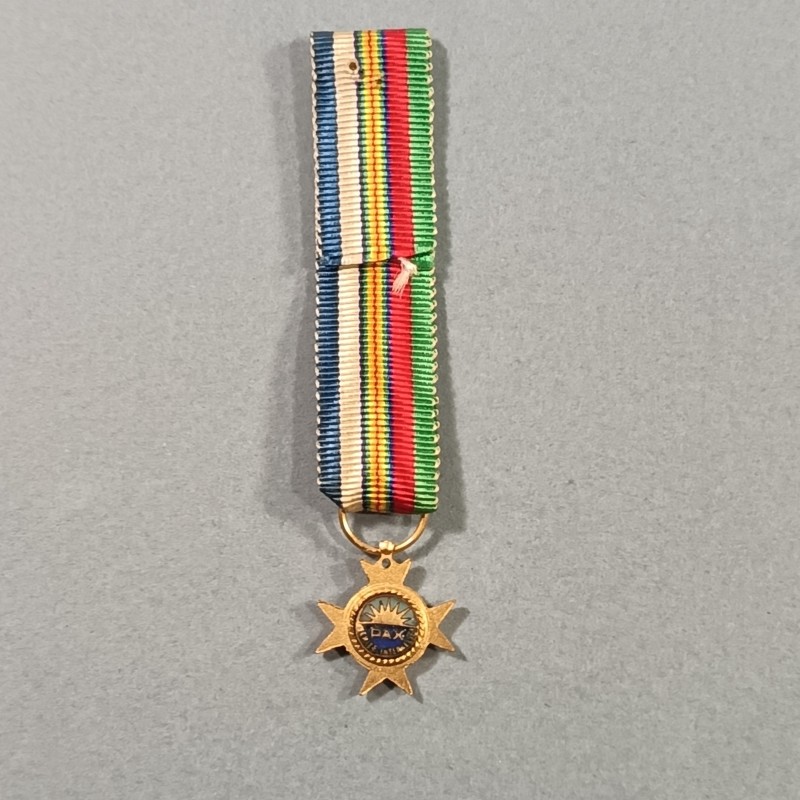 REDUCTION DE LA MEDAILLE CROIX DU MERITE INTERALLIE POUR LA PAIX AVEC UNE ETOILE