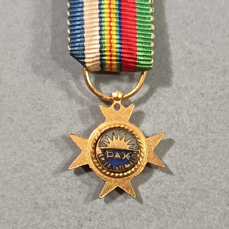 REDUCTION DE LA MEDAILLE CROIX DU MERITE INTERALLIE POUR LA PAIX AVEC UNE ETOILE