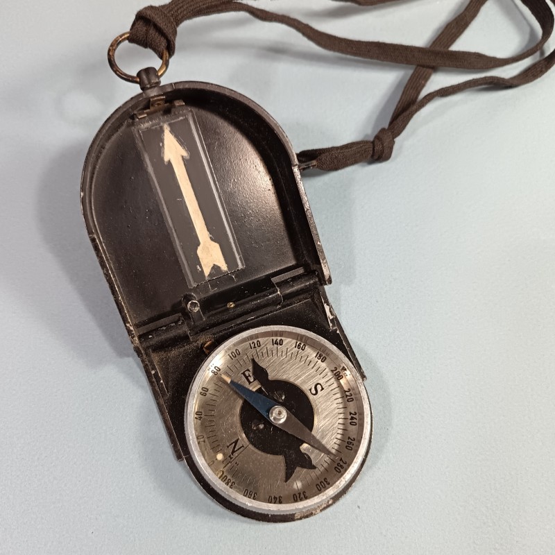 BOUSSOLE REGLEMENTAIRE MODELE LEMAIRE 1922  N°2629B POUR OFFICIER SECONDE GUERRE 1939-1945