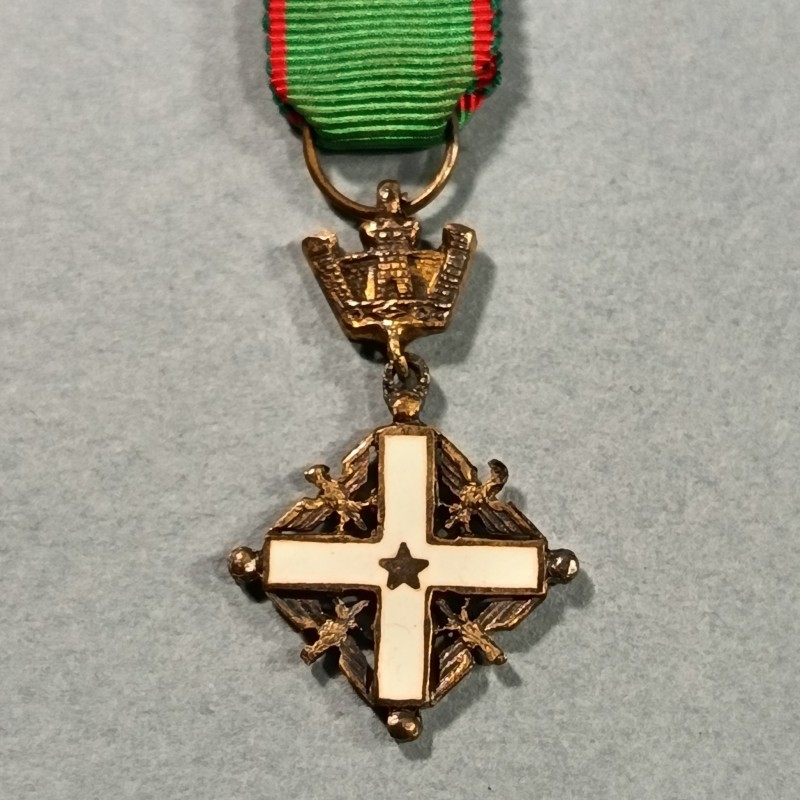 ITALIE REDUCTION DE LA  MEDAILLE DE CHEVALIER DE L'ORDRE NATIONAL DU MERITE ITALIAN NATIONAL MERIT ORDER