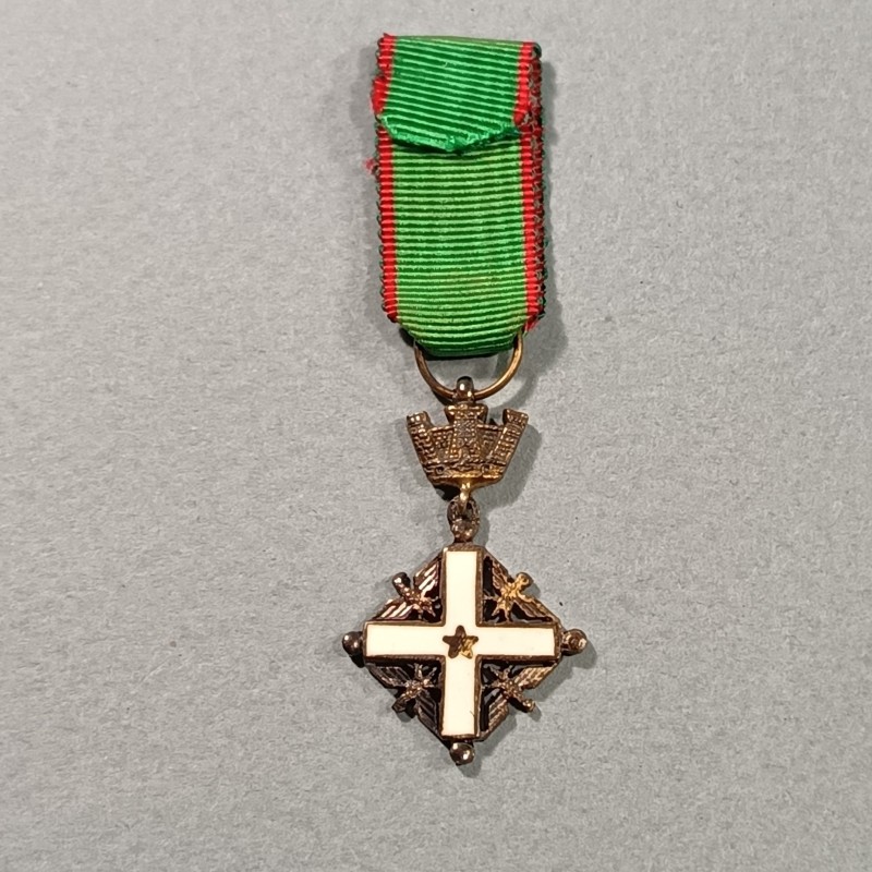 ITALIE REDUCTION DE LA  MEDAILLE DE CHEVALIER DE L'ORDRE NATIONAL DU MERITE ITALIAN NATIONAL MERIT ORDER