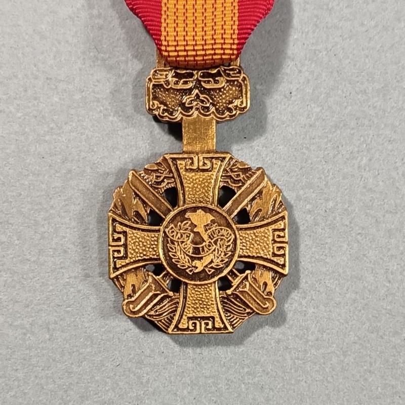 VIETNAM REDUCTION DE LA MEDAILLE OU CROIX DE LA BRAVOURE QUART DE TAILLE