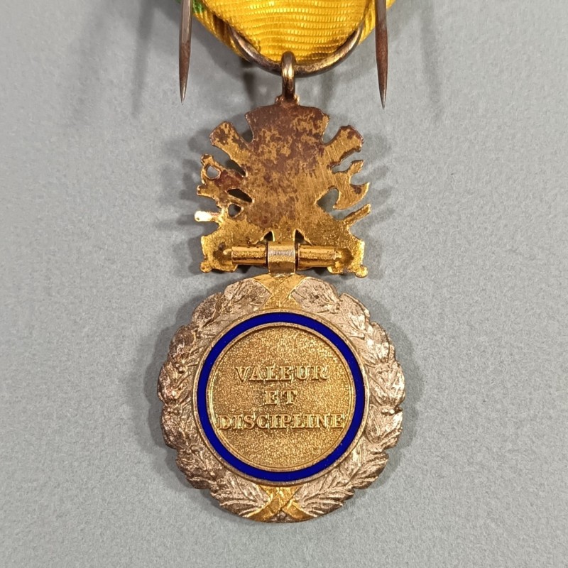 FRANCE ORDRE DE LA MEDAILLE MILITAIRE 3 ème REPUBLIQUE 1870 VALEUR ET DISCIPLINE EN ARGENT DANS SON CARTON