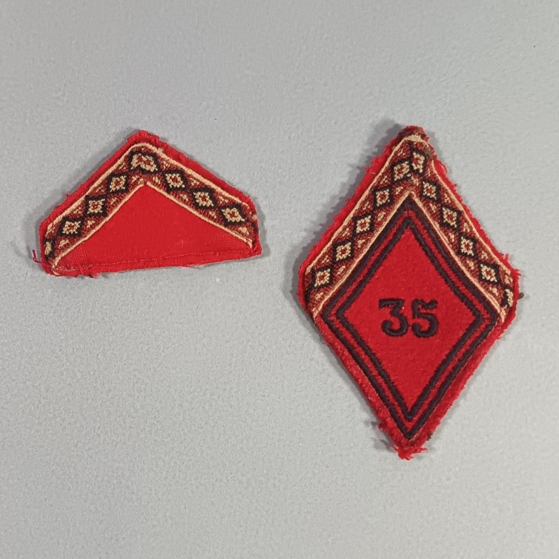 INSIGNES TISSU LOSANGE ET GRADE MODELE 1945 D'UN MUSICIEN DU 35 ème RAP REGIMENT D'ARTILLERIE PARACHUTISTE