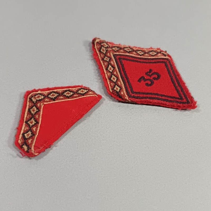 INSIGNES TISSU LOSANGE ET GRADE MODELE 1945 D'UN MUSICIEN DU 35 ème RAP REGIMENT D'ARTILLERIE PARACHUTISTE