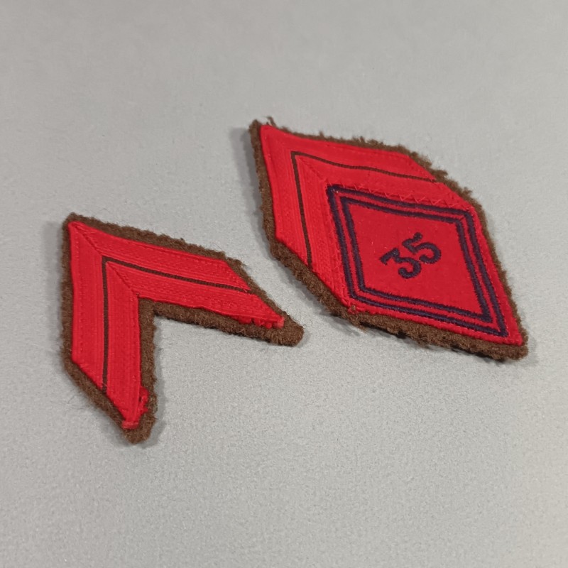 INSIGNES TISSU LOSANGE ET GRADE MODELE 1945 D'UN CAPORAL DU 35 ème RAP REGIMENT D'ARTILLERIE PARACHUTISTE