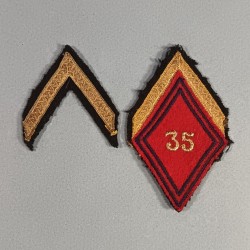 INSIGNES TISSU LOSANGE ET GRADE MODELE 1945 D'UN SERGENT DU 35 ème RAP REGIMENT D'ARTILLERIE PARACHUTISTE
