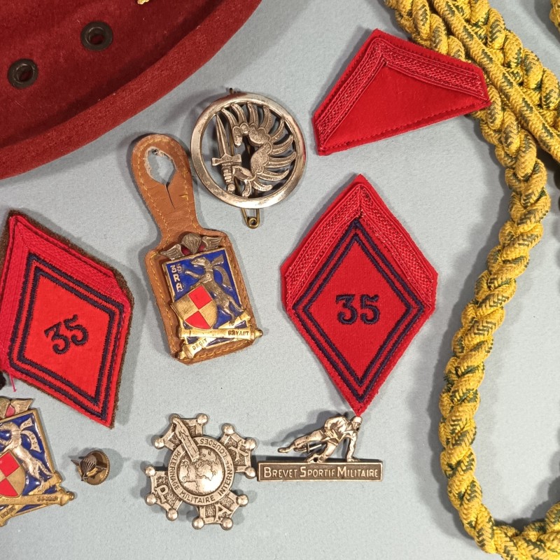 ENSEMBLE BERET INSIGNES FOURRAGERE D'UN PARA DU 35 ème RAP REGIMENT D'ARTILLERIE PARACHUTISTE