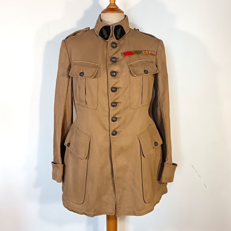 VESTE D'UNIFORME COULEUR SABLE MODELE 1918 CHASSEURS ET TROUPES D'AFRIQUE ET LEGION ETRANGERE