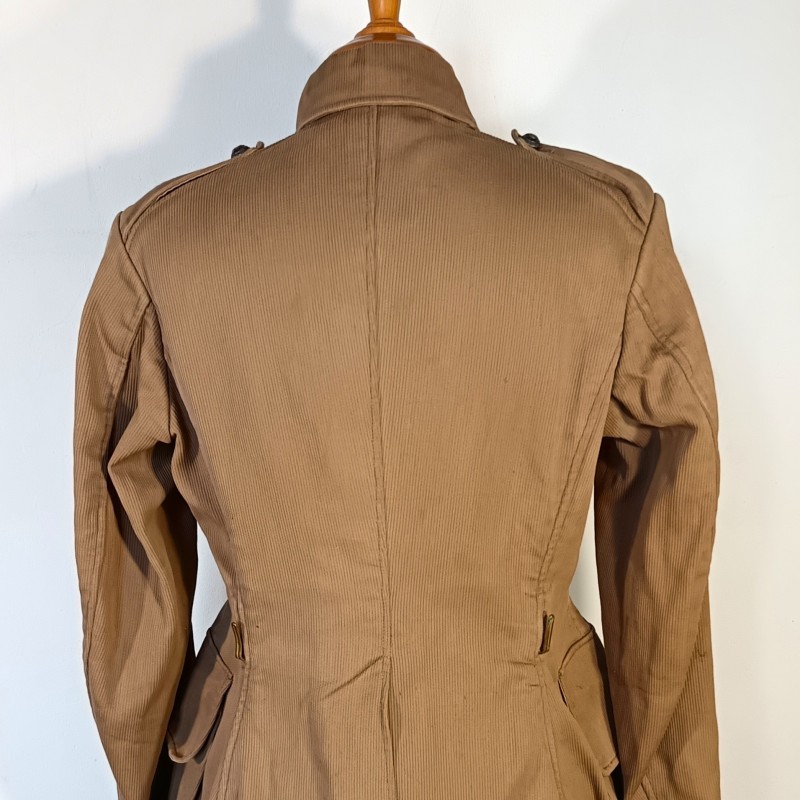 VESTE D'UNIFORME COULEUR SABLE MODELE 1918 CHASSEURS ET TROUPES D'AFRIQUE ET LEGION ETRANGERE