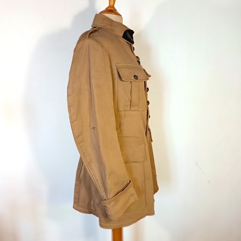 VESTE D'UNIFORME COULEUR SABLE MODELE 1918 CHASSEURS ET TROUPES D'AFRIQUE ET LEGION ETRANGERE