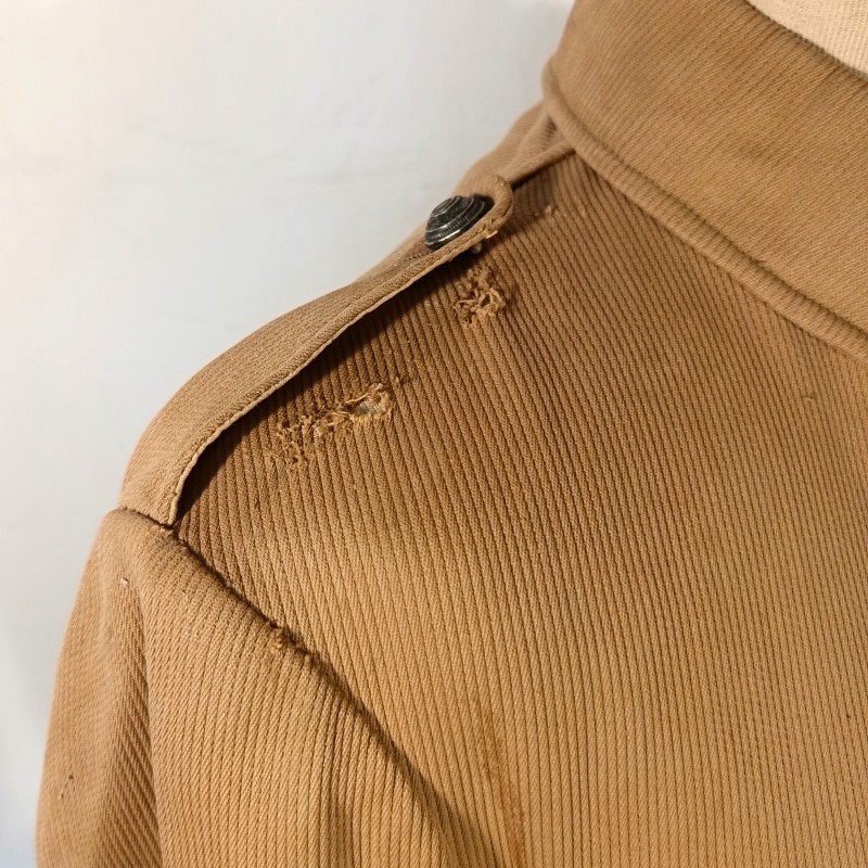 VESTE D'UNIFORME COULEUR SABLE MODELE 1918 CHASSEURS ET TROUPES D'AFRIQUE ET LEGION ETRANGERE