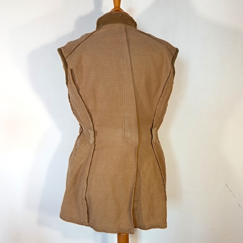 VESTE D'UNIFORME COULEUR SABLE MODELE 1918 CHASSEURS ET TROUPES D'AFRIQUE ET LEGION ETRANGERE