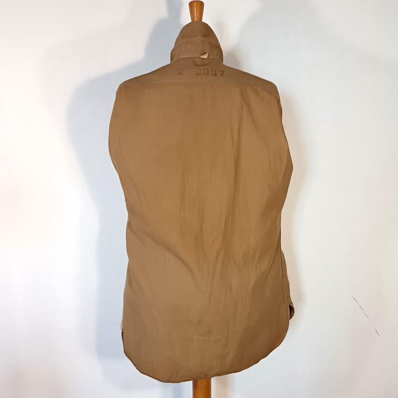 CHEMISE AMERICAINE US OFFICIER MODELE BEIGE 1942 TAILLE US 14.1/2 33 AVEC GRADES DE STAFF SERGENT