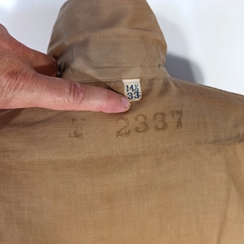 CHEMISE AMERICAINE US OFFICIER MODELE BEIGE 1942 TAILLE US 14.1/2 33 AVEC GRADES DE STAFF SERGENT