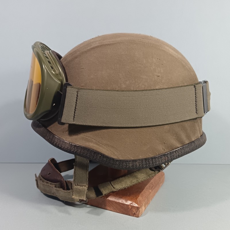 CASQUE F1 ARMEE FRANCAISE CAMOUFLE AVEC LA CAPUCHE DU SATIN 300 LUNETTE BOLLE