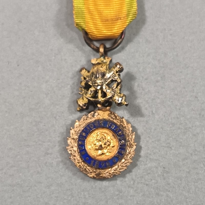 FRANCE REDUCTION DE LA MEDAILLE MILITAIRE MODELE 3 ème REPUBLIQUE EN ARGENT