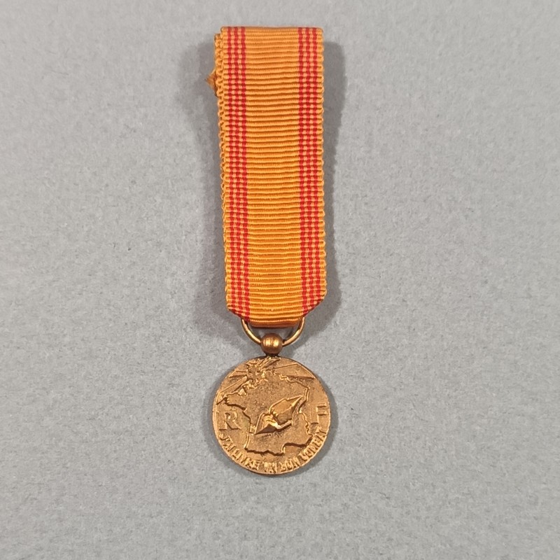 FRANCE REDUCTION DE LA MEDAILLE DES REFRACTAIRES DE LA GUERRE 1939-1945