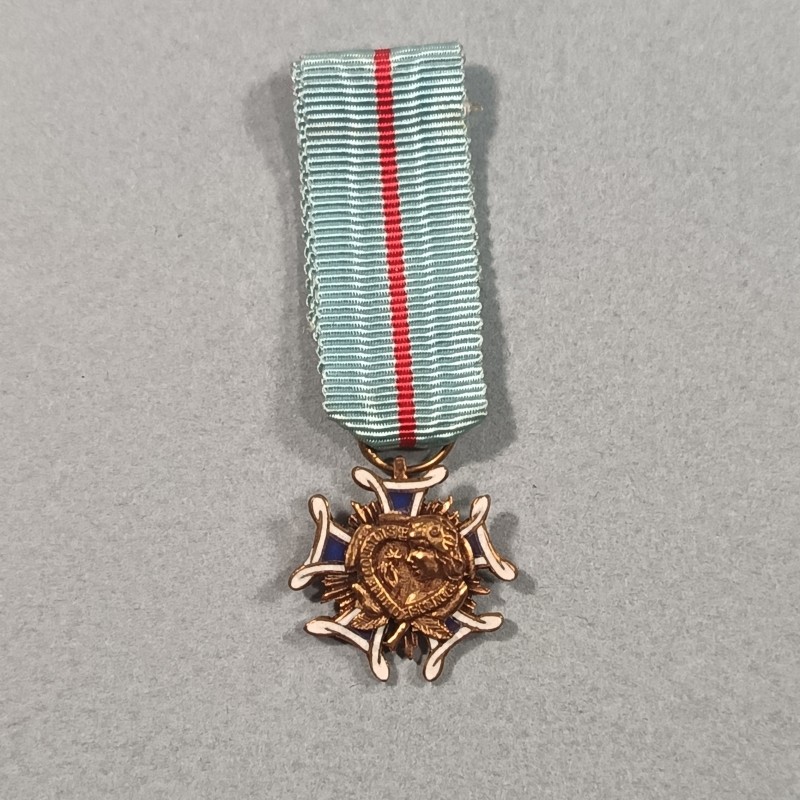 FRANCE REDUCTION DE LA MEDAILLE DE CHEVALIER DE L'ORDRE DE LA COURTOISIE FRANCAISE