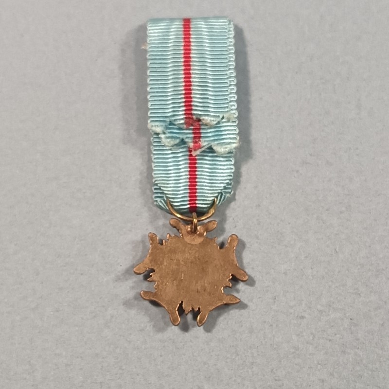 FRANCE REDUCTION DE LA MEDAILLE DE CHEVALIER DE L'ORDRE DE LA COURTOISIE FRANCAISE
