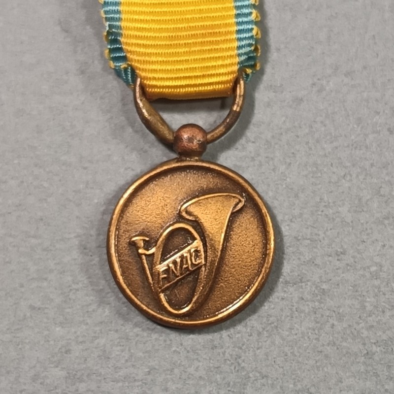 FRANCE REDUCTION DE LA MEDAILLE ASSOCIATIVE FNAC FEDERATION NATIONALE DES ANCIENS CHASSEURS A PIEDS OU ALPIN