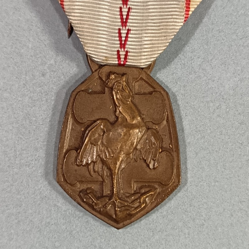 MEDAILLE COMMEMORATIVE GUERRE 1939-1945 ARMEE DE LIBERATION AVEC BARRETTE ALLEMAGNE