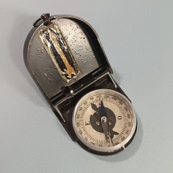 BOUSSOLE REGLEMENTAIRE MODELE 1922 FAB. SECRETAN N°1034 POUR OFFICIER SECONDE GUERRE 1939-1945
